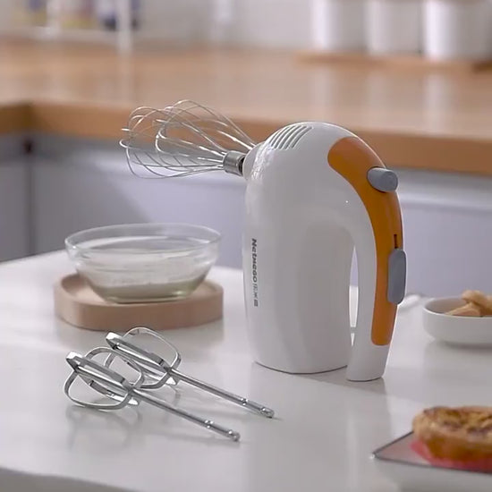 Handheld household eggbeater
