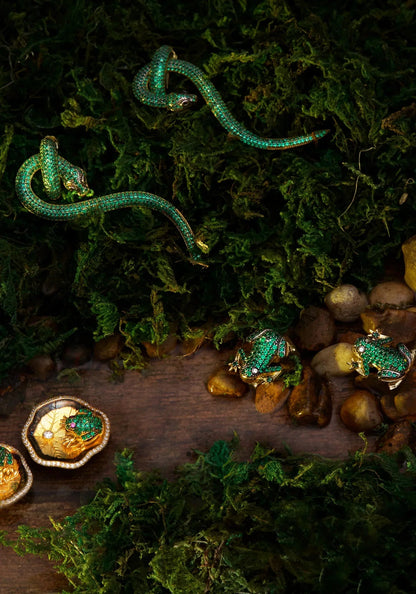 Leap Frog Stud Earrings Gold